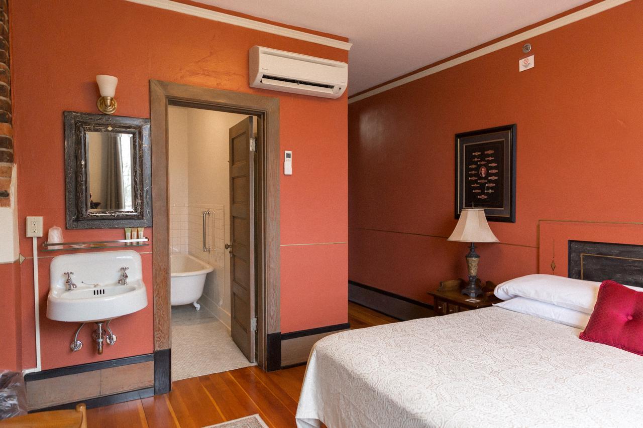 Centralia Square Grand Ballroom And Vintage Hotel Екстериор снимка